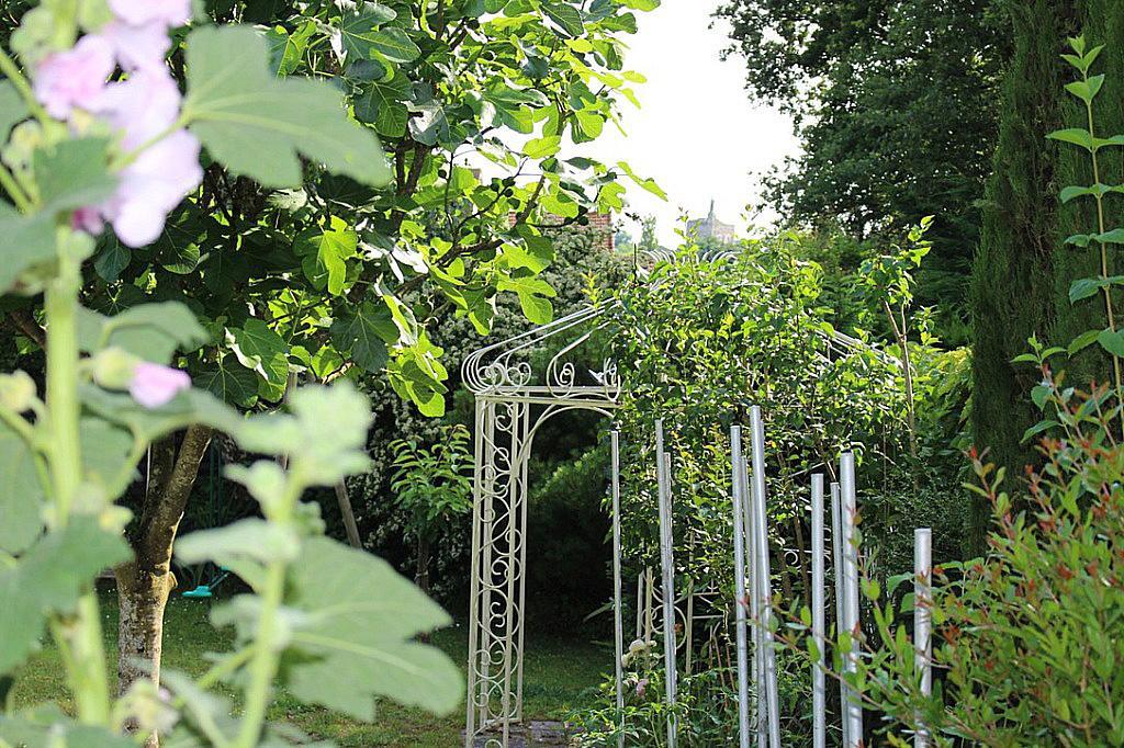 Logis Du Lievre D'Or Acomodação com café da manhã Montbazon Exterior foto
