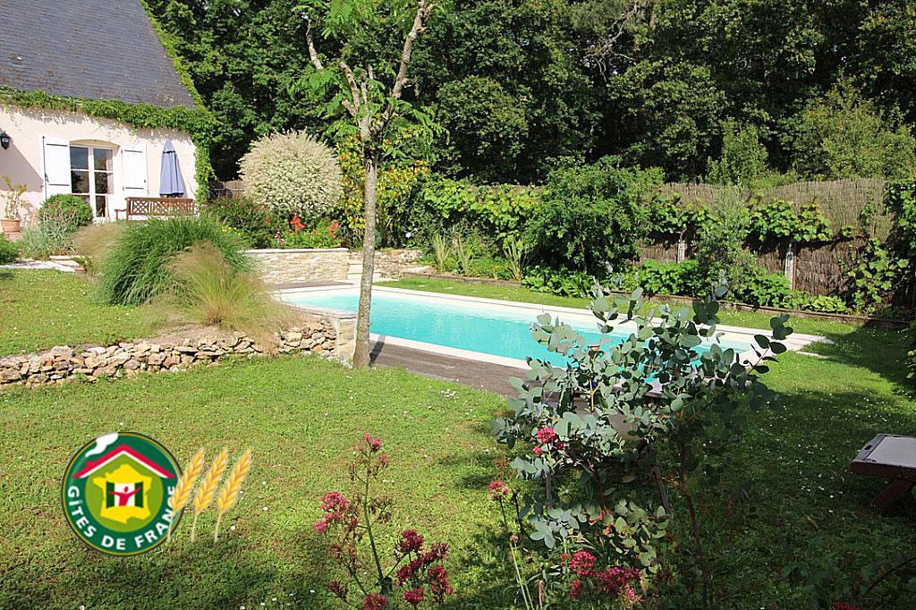 Logis Du Lievre D'Or Acomodação com café da manhã Montbazon Exterior foto